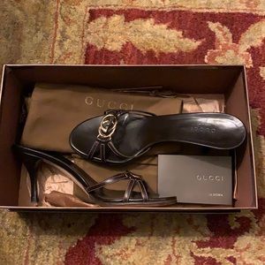 Gucci sandal gold GG